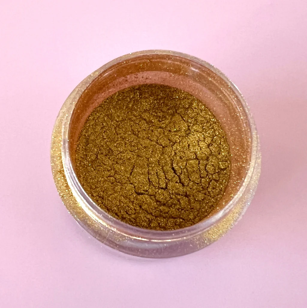 Luster dust